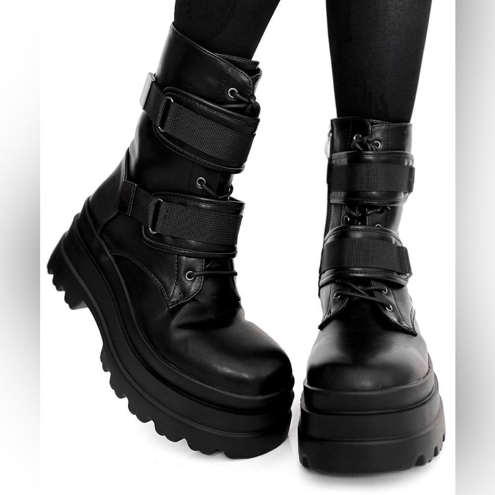 Foxblood Blade Combat Boot [NWOB]